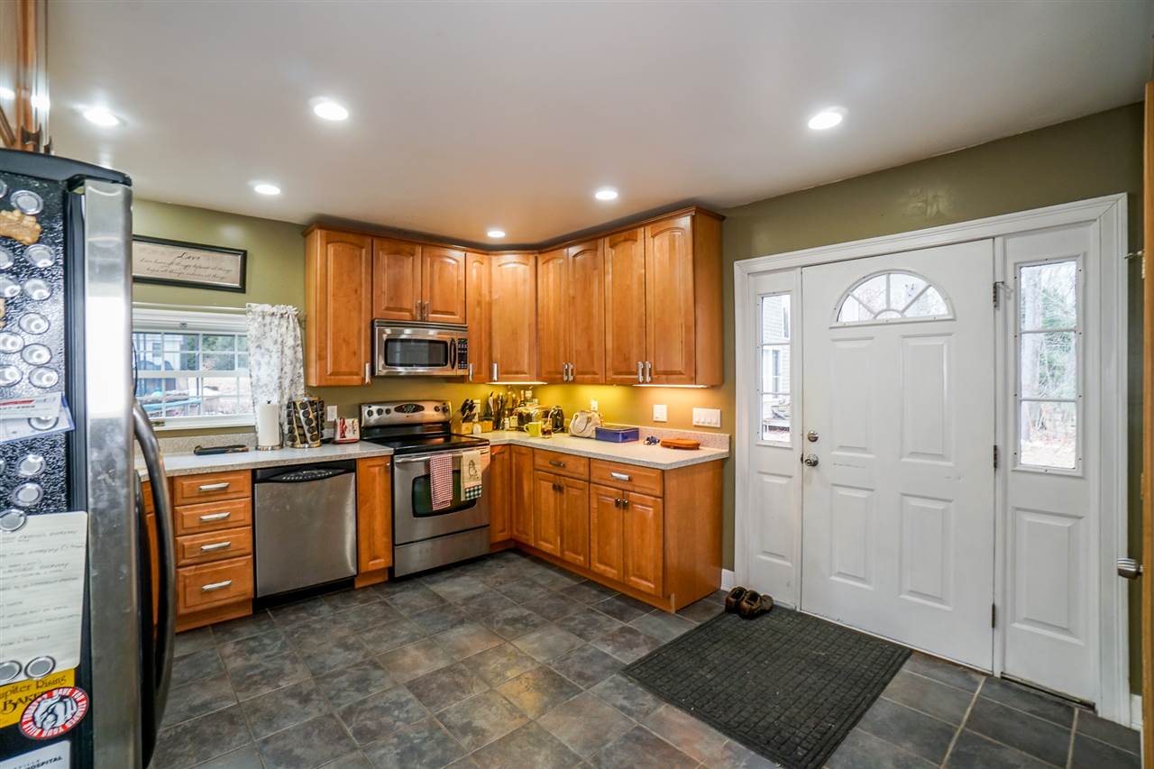 217 Chases Grove Road Derry, NH 03038 - Photo 5 of 40 Gallery Image 5