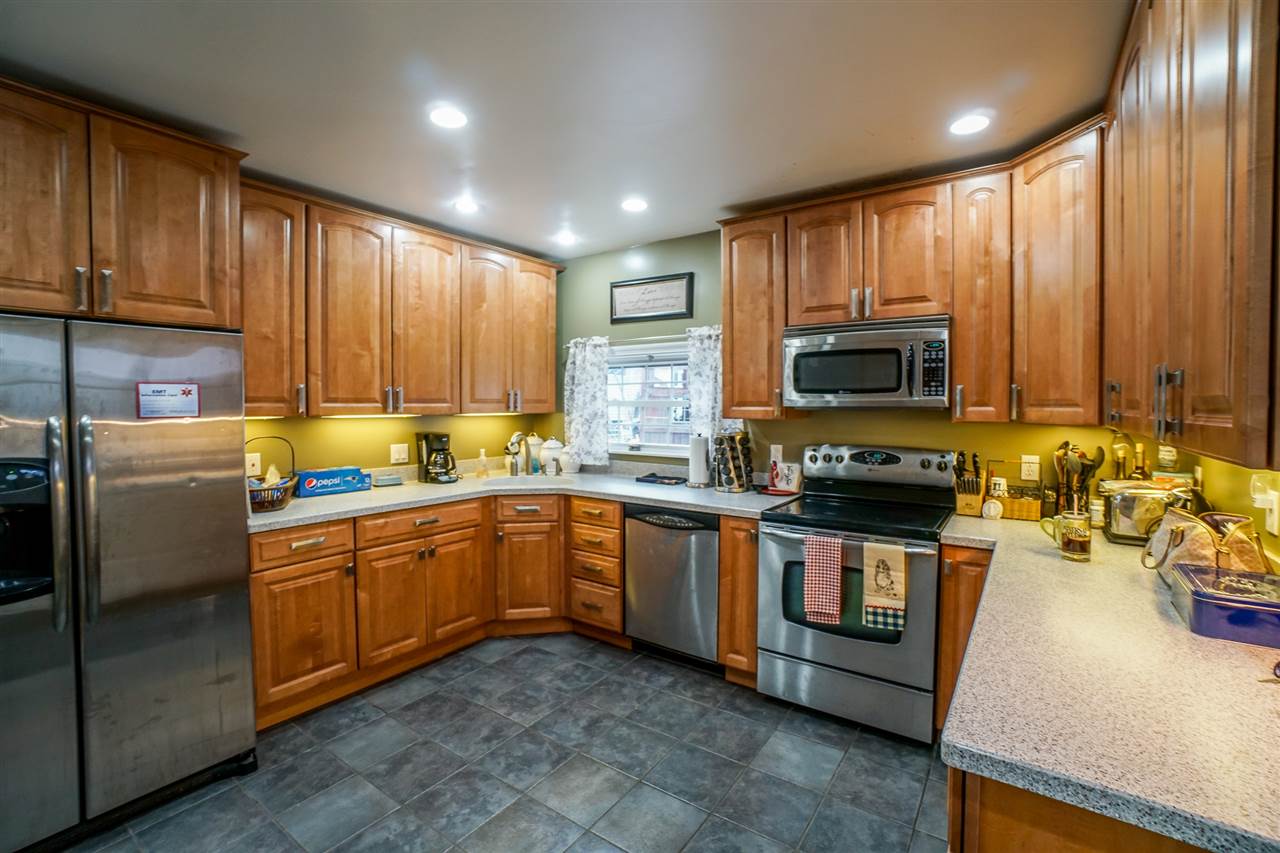 217 Chases Grove Road Derry, NH 03038 - Photo 7 of 40 Gallery Image 7