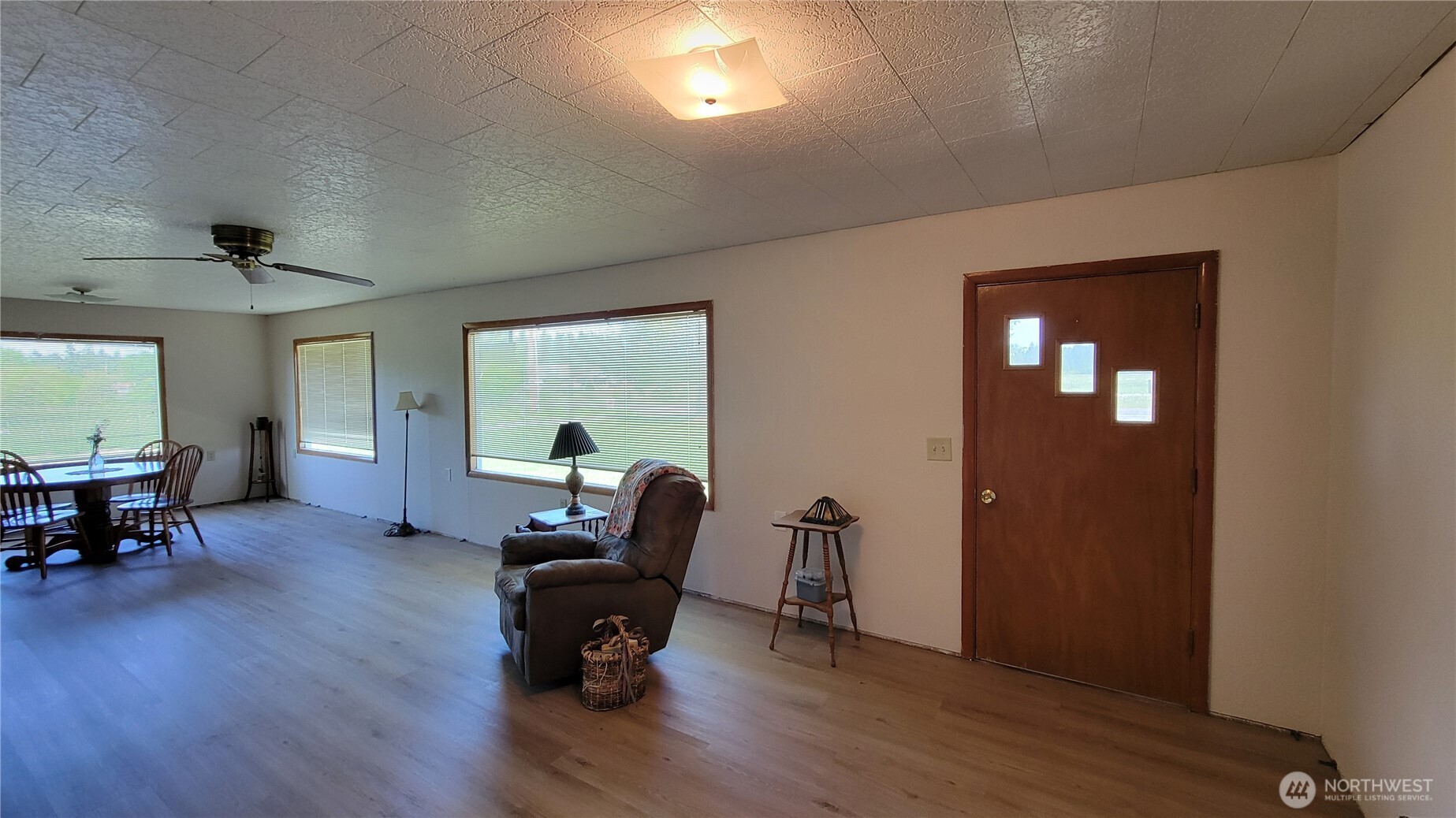 1296 Highway 12 Chehalis, WA 98532 - Photo 6 of 33 a view of a workspace with furniture and a window