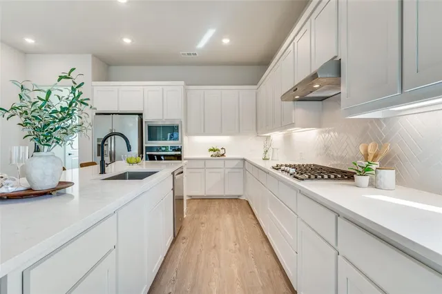 $650,000 | 8120 Hastings Drive, Dallas, TX 75231