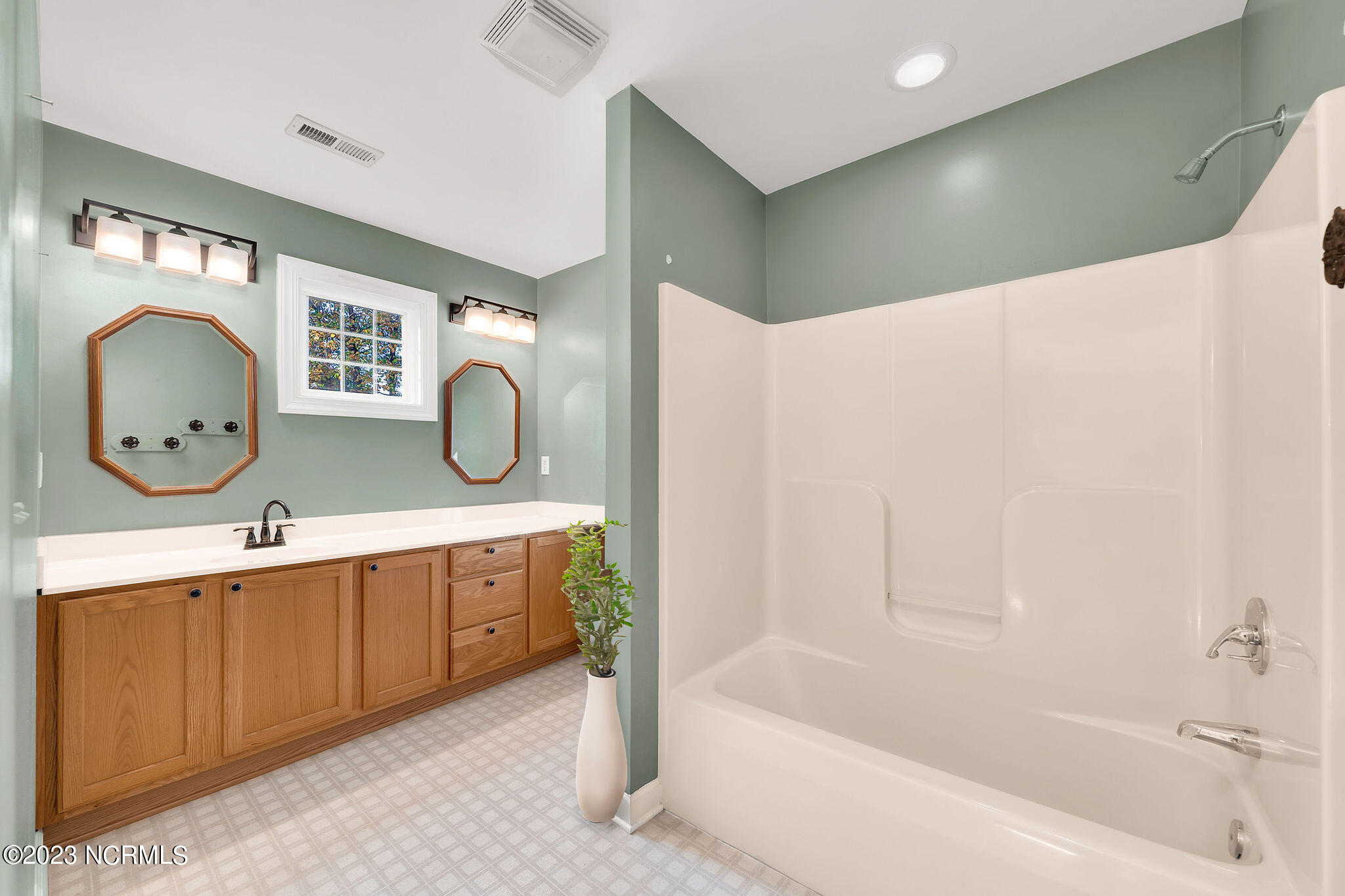 209 Washington Circle Wallace, NC 28466 - Photo 14 of 26 209washingtoncircle-3