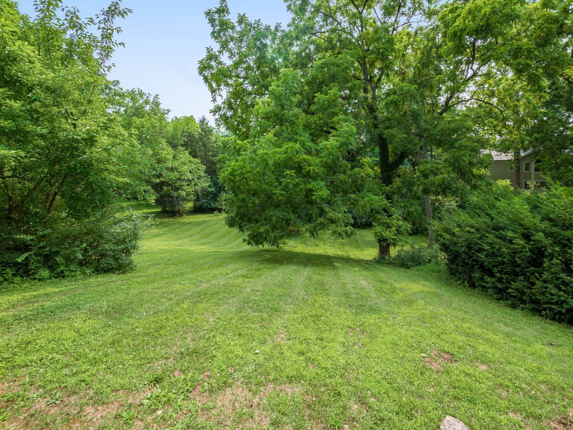 6329 Linworth Road Columbus, OH 43085 - Photo 5 of 11 002_5d447_i 6329 Linworth 005