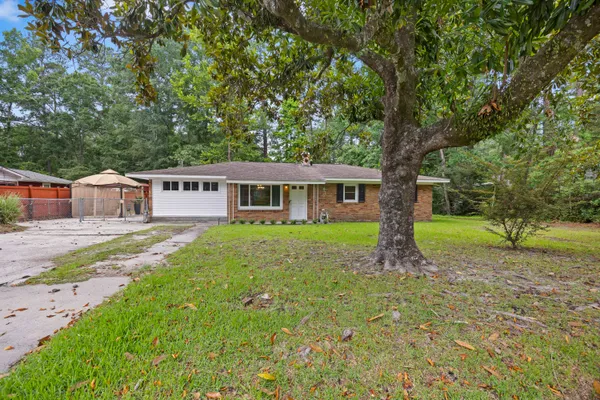 $299,000 | 124 Helen Drive, Summerville, SC 29483