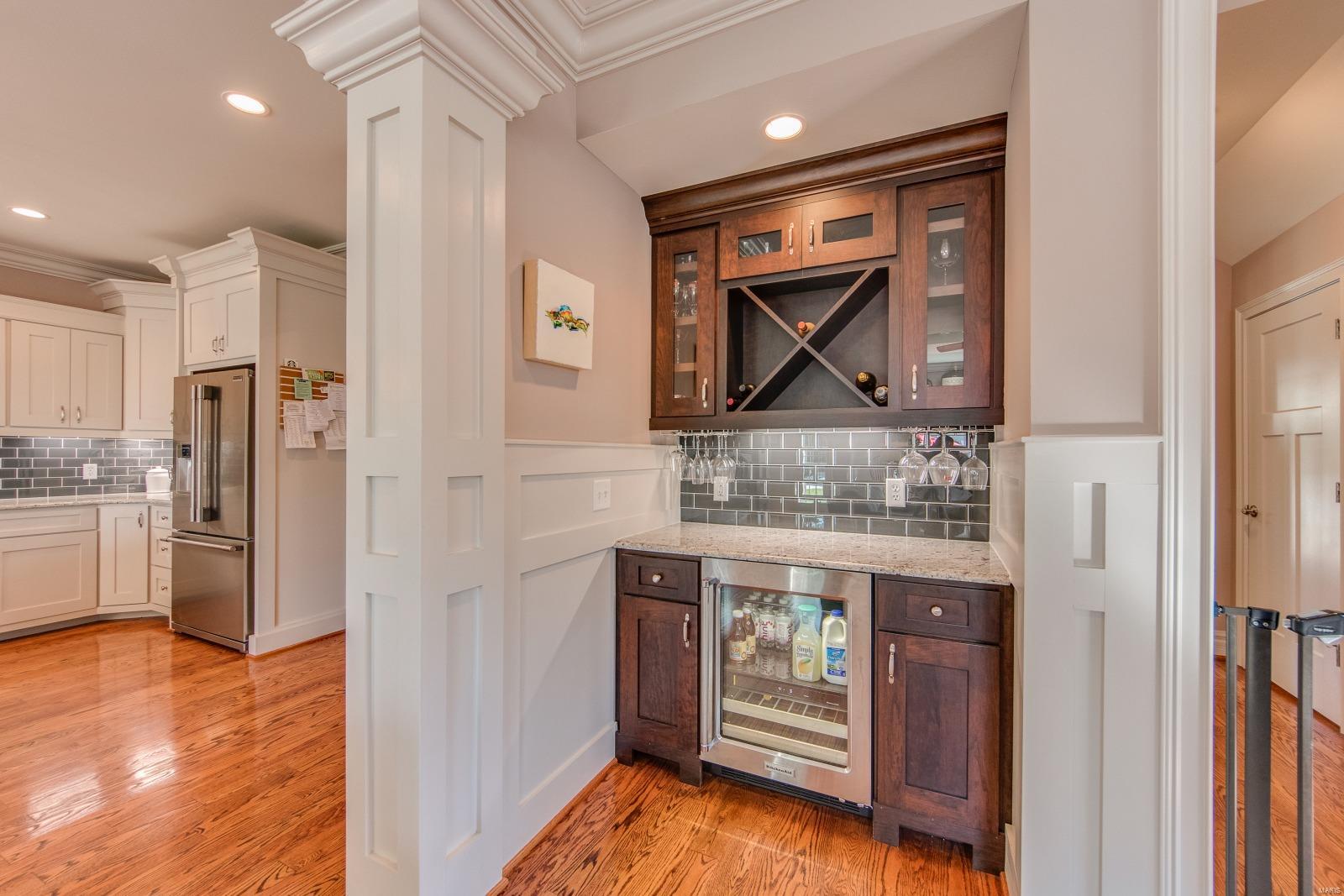 1008 Kirkham Avenue Glendale, MO 63122 - Photo 10 of 45