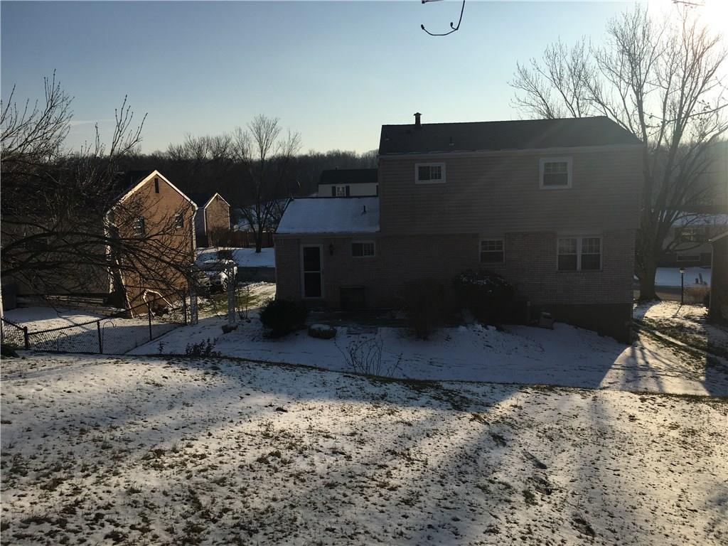 345 Oak Road Pittsburgh, PA 15239 - Photo 3 of 22