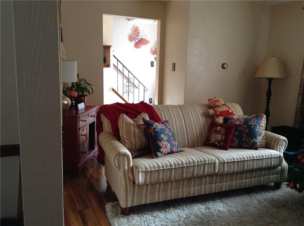 345 Oak Road Pittsburgh, PA 15239 - Photo 6 of 22