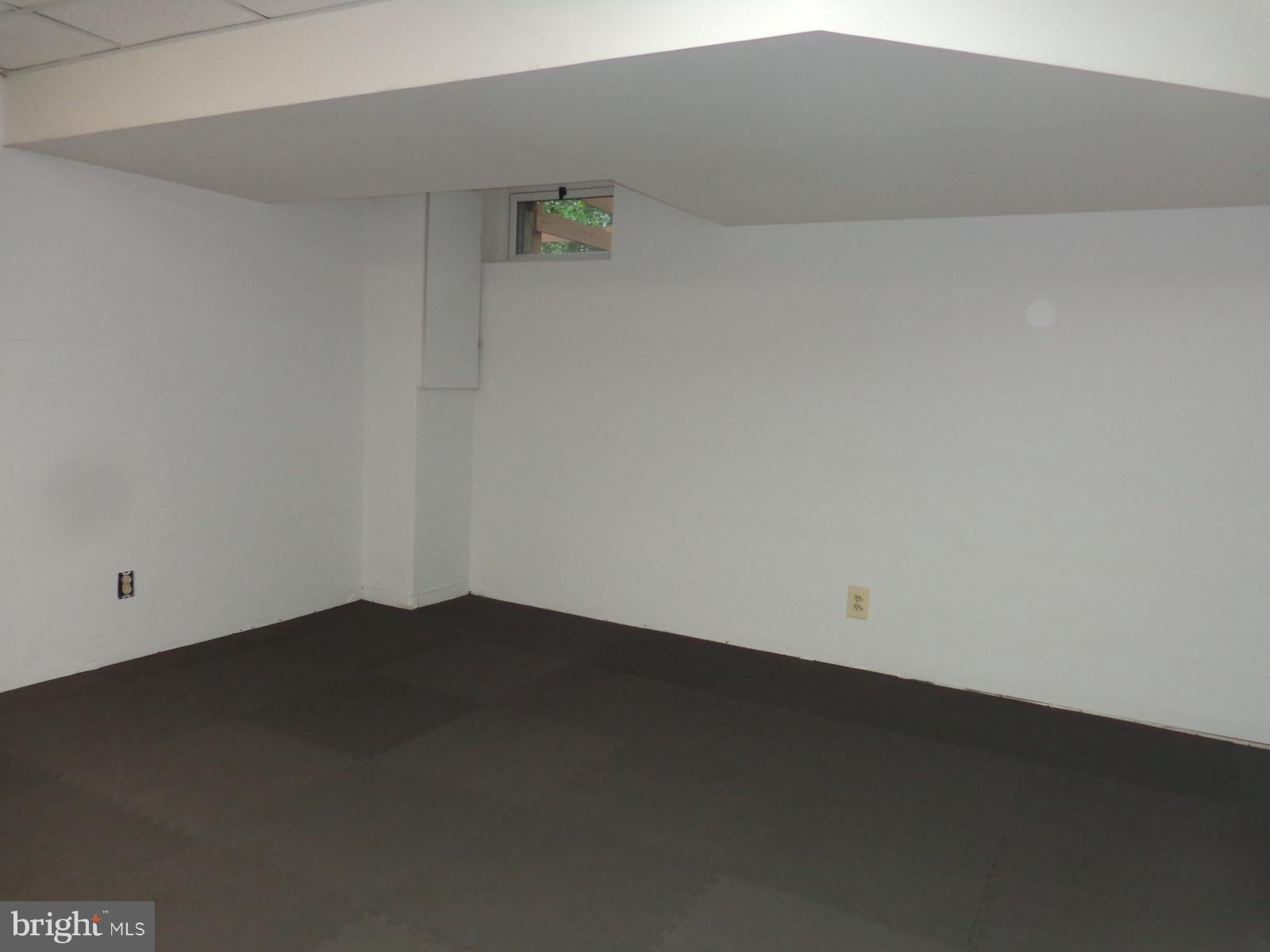 561 Brook Road Towson, MD 21286 - Photo 12 of 27 "Other room" for multi-purpose