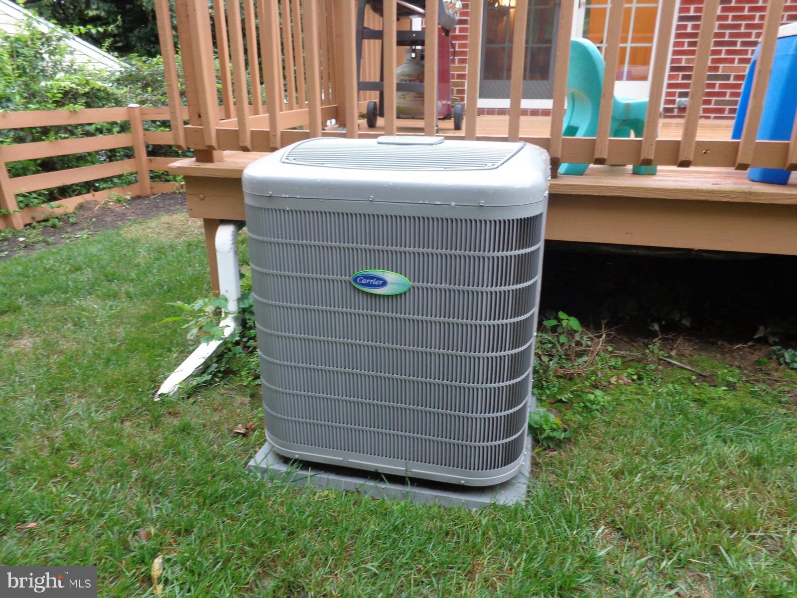 561 Brook Road Towson, MD 21286 - Photo 27 of 27 New Carrier AC condenser