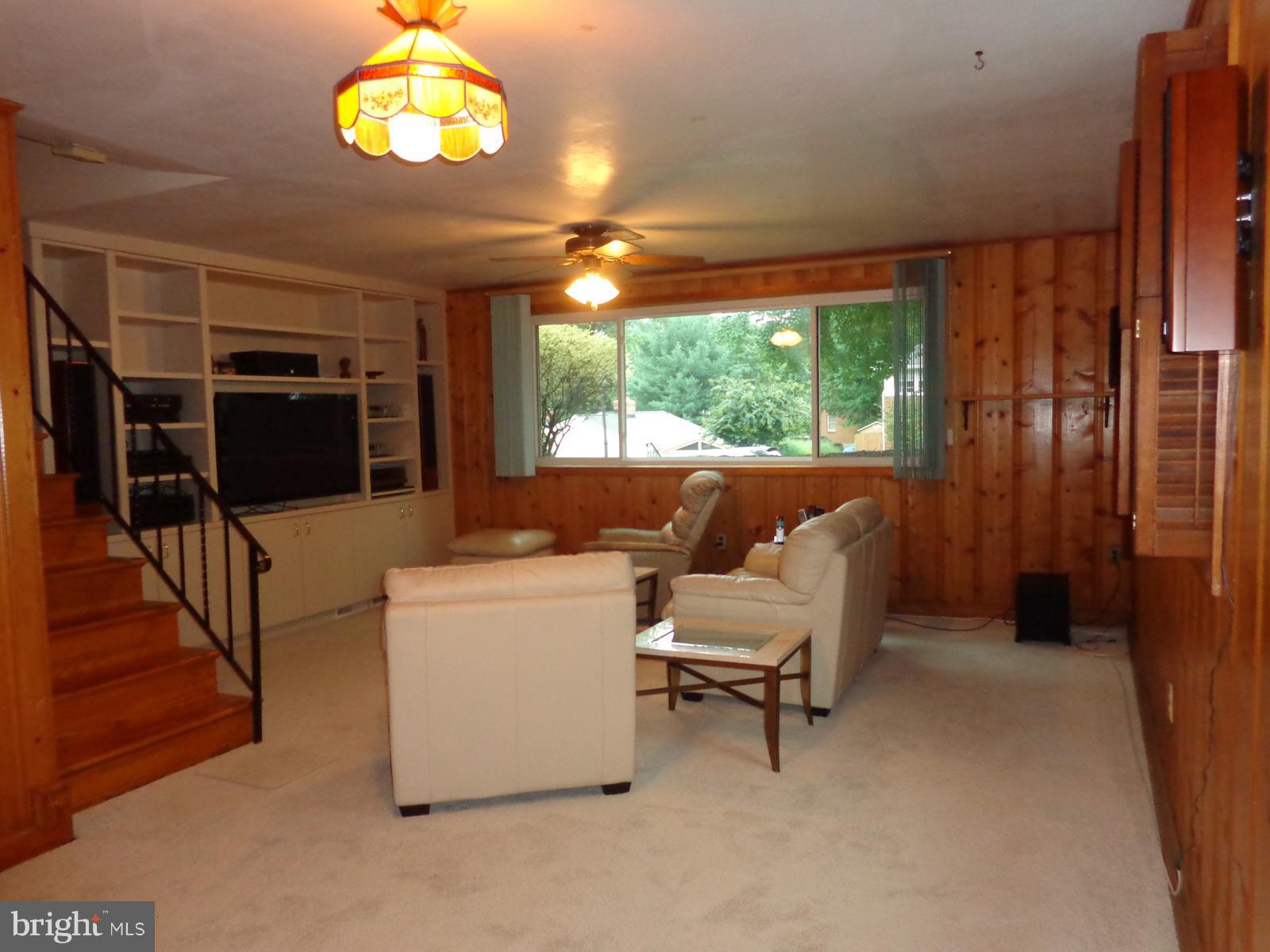 561 Brook Road Towson, MD 21286 - Photo 8 of 27 Above ground family room