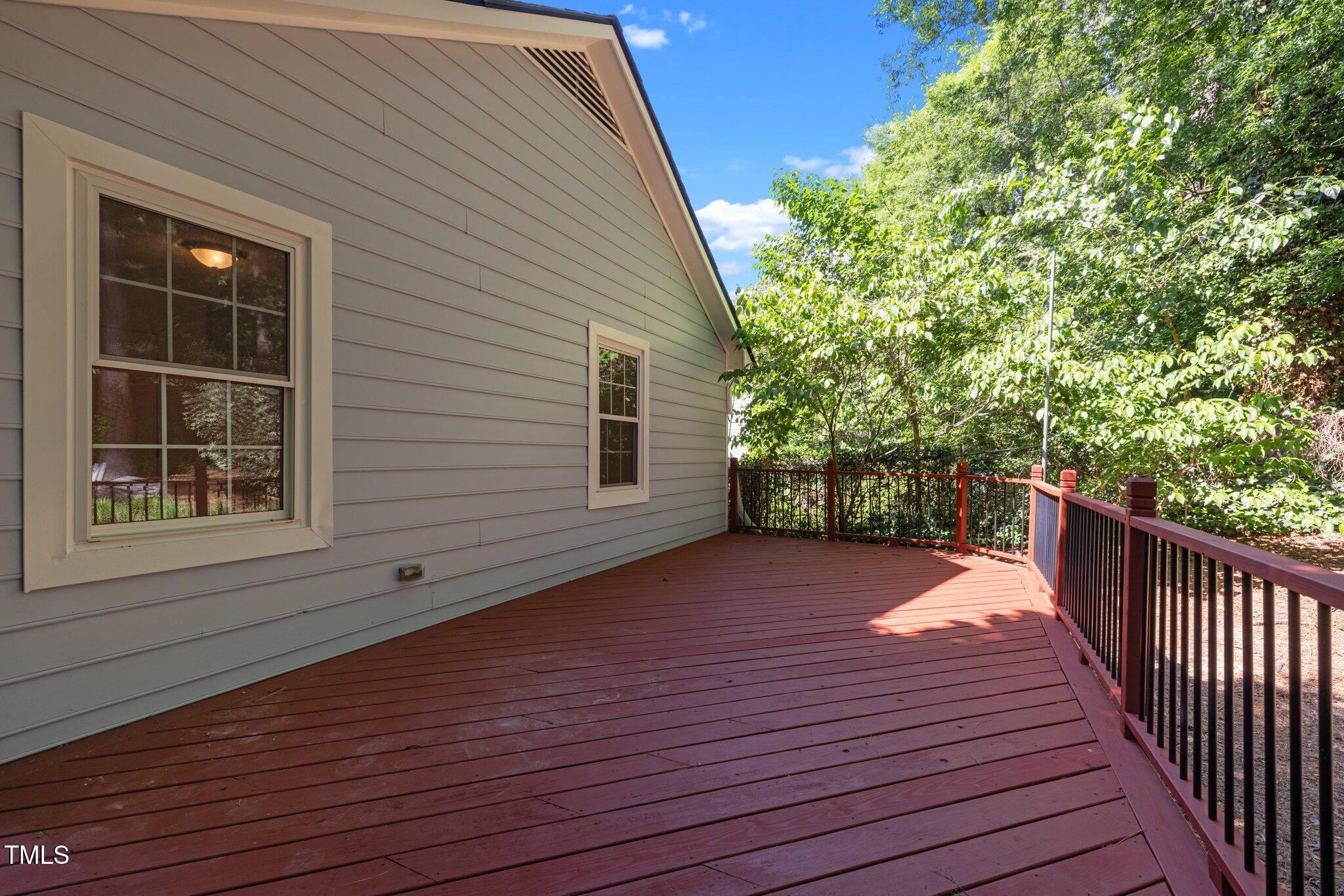1040 Mills Street Raleigh, NC 27608 - Photo 20 of 21 35-web-or-mls-5Z8A6475