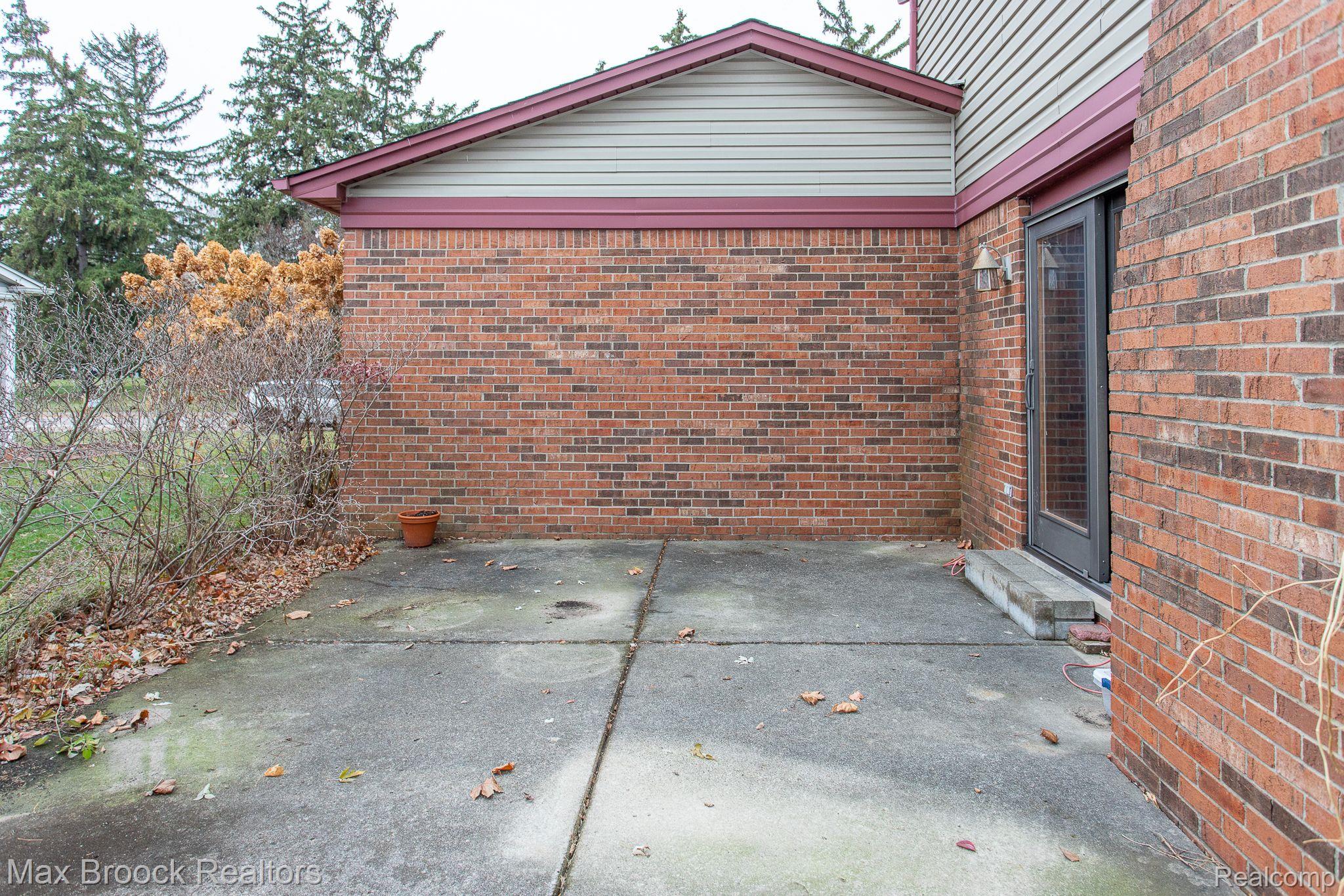 821 Hampton Circle Rochester, MI 48307 - Photo 52 of 60 Gallery Image 52
