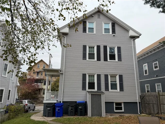 $2,050 | 125 Calverley Street, Unit 2, Providence, RI 02908