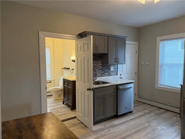 $2,050 | 125 Calverley Street, Unit 2, Providence, RI 02908