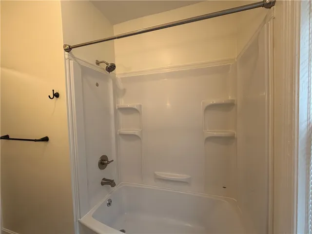 $2,050 | 125 Calverley Street, Unit 2, Providence, RI 02908