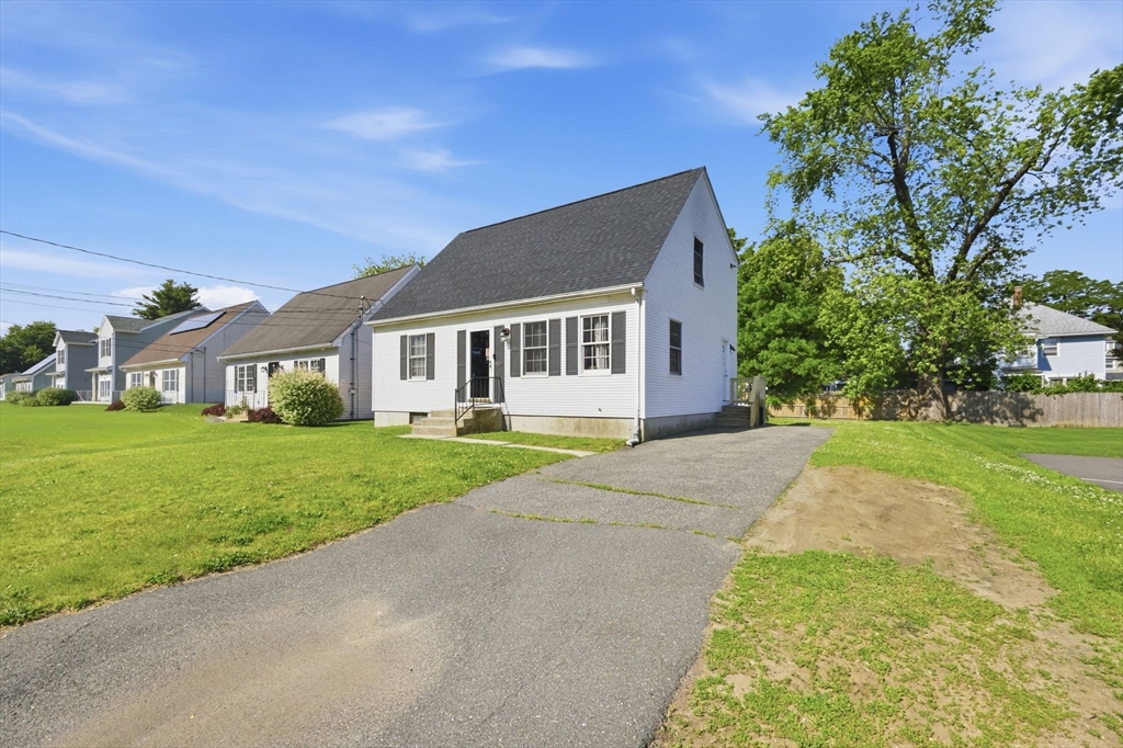 164 Arnold Avenue Springfield, MA 01119 - Photo 2 of 42