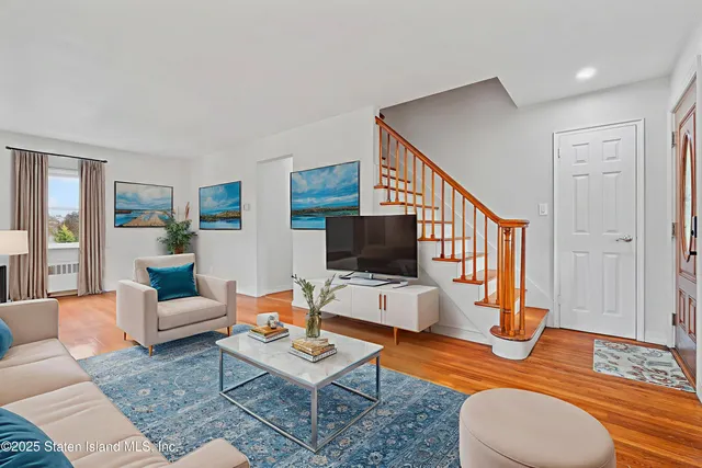 $818,888 | 441 Purdy Avenue | South New York