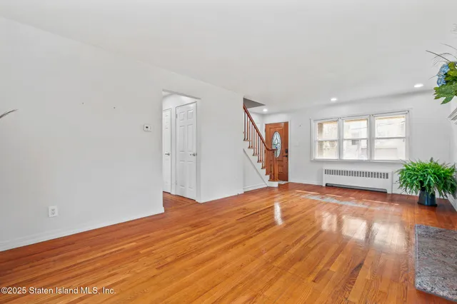 $818,888 | 441 Purdy Avenue | South New York