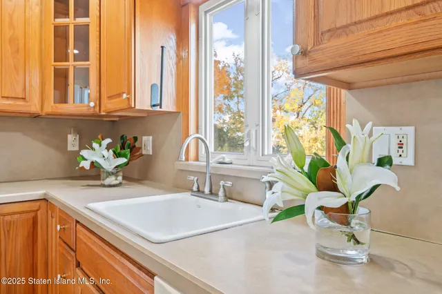 $818,888 | 441 Purdy Avenue | South New York