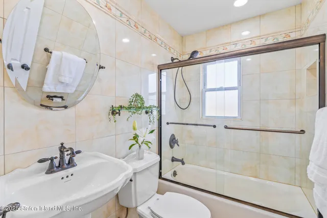 $818,888 | 441 Purdy Avenue | South New York