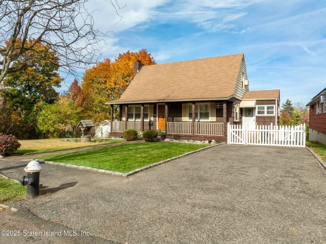 $818,888 | 441 Purdy Avenue | South New York