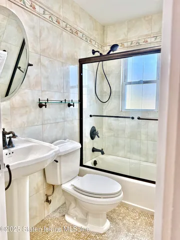 $818,888 | 441 Purdy Avenue | South New York