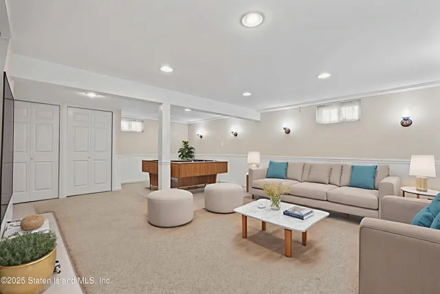 $818,888 | 441 Purdy Avenue | South New York