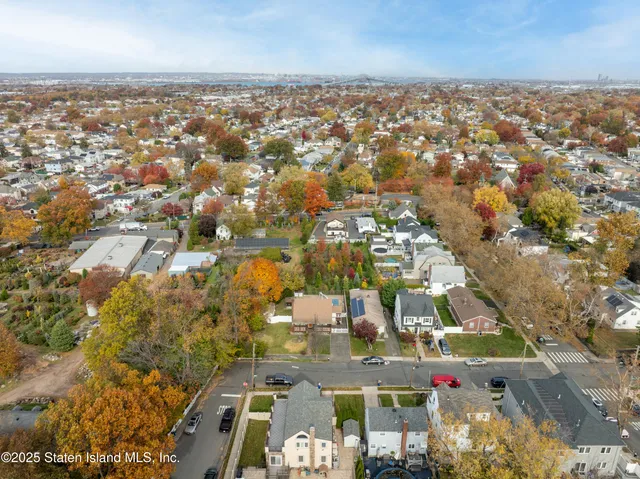 $818,888 | 441 Purdy Avenue | South New York