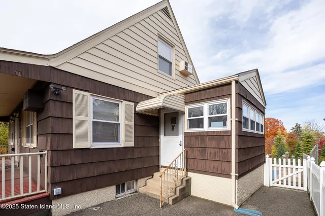 $818,888 | 441 Purdy Avenue | South New York