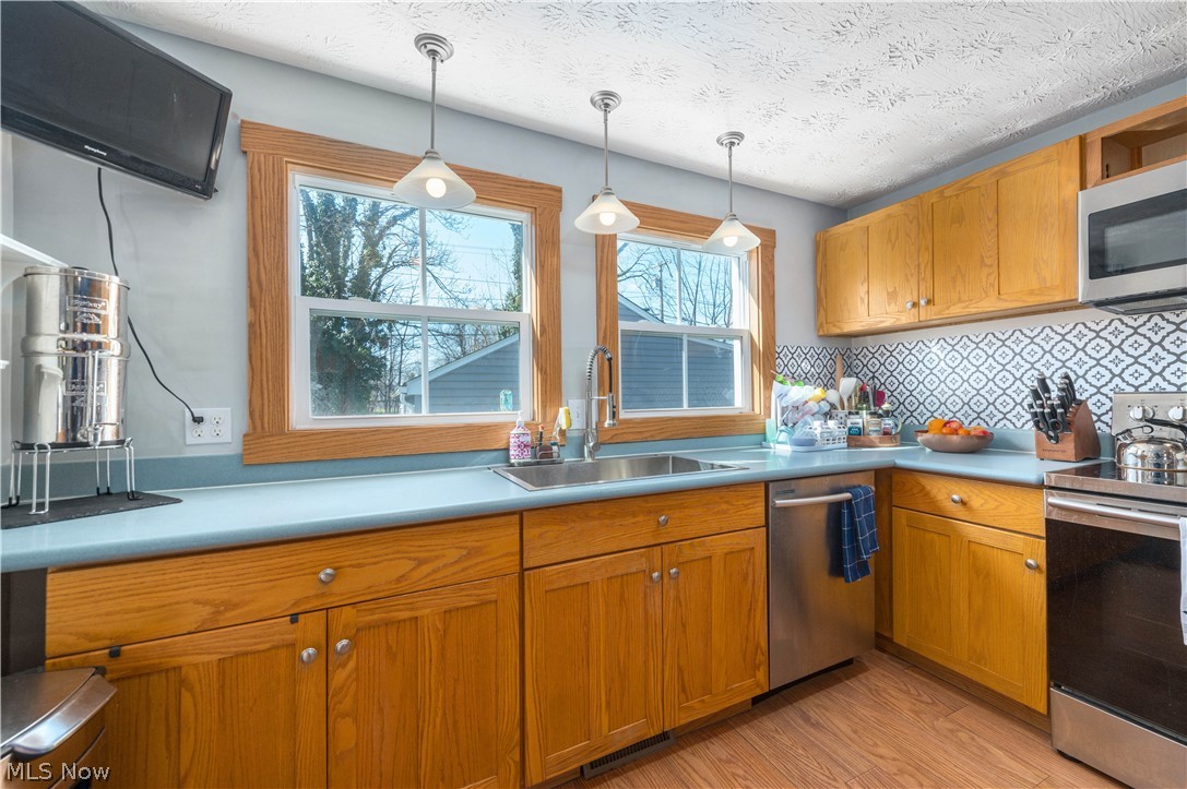 686 Perry Street Vermilion, OH 44089 - Photo 17 of 49