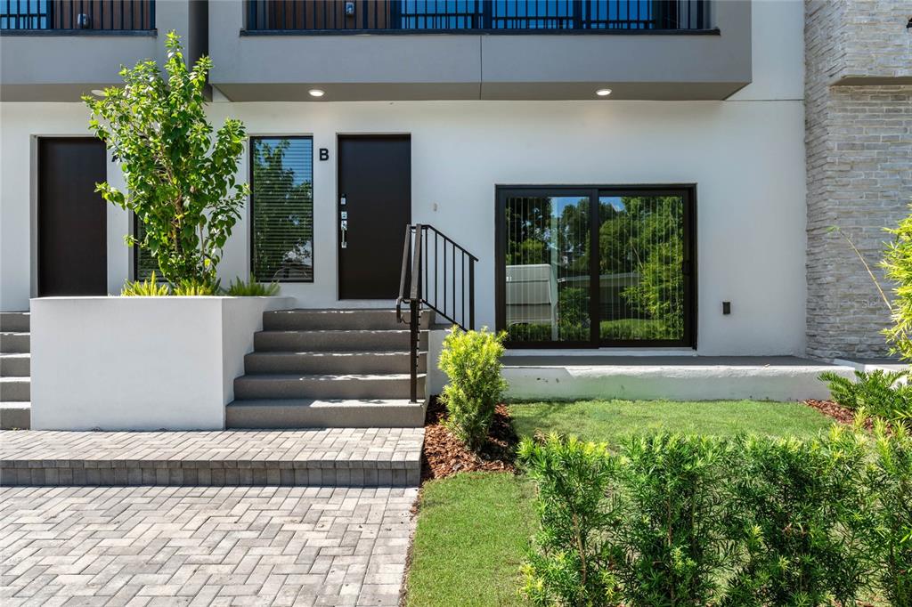 38 West Harding Street, Unit C Orlando, FL 32806 - Photo 29 of 32 a view of outdoor space and yard