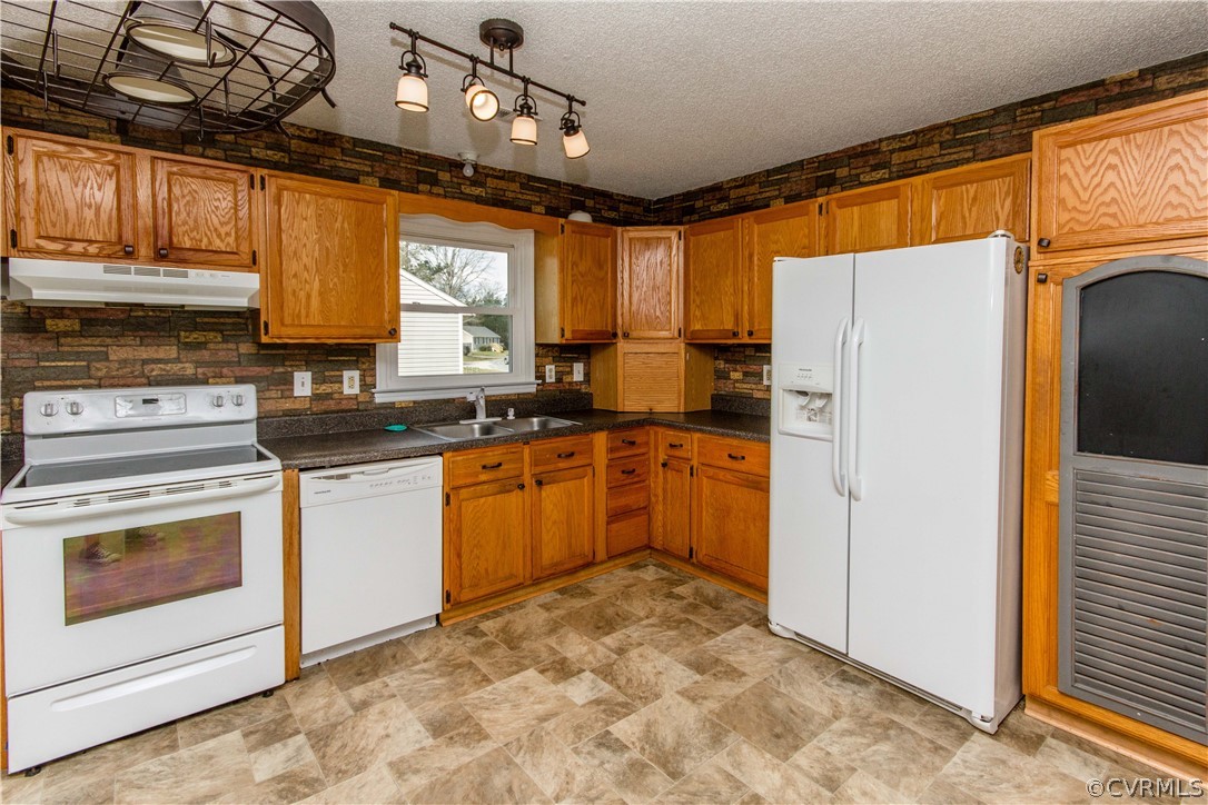 16020 Sandwave Road Chester, VA 23831 - Photo 9 of 24