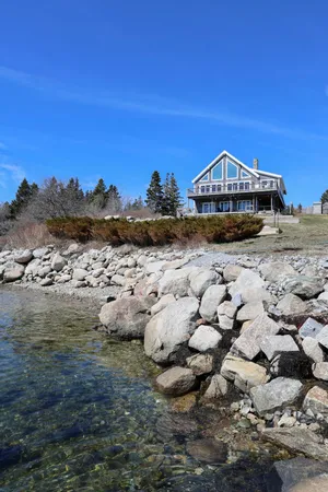 $1,695,000 | 28 City Point Road, Vinalhaven, ME 04863