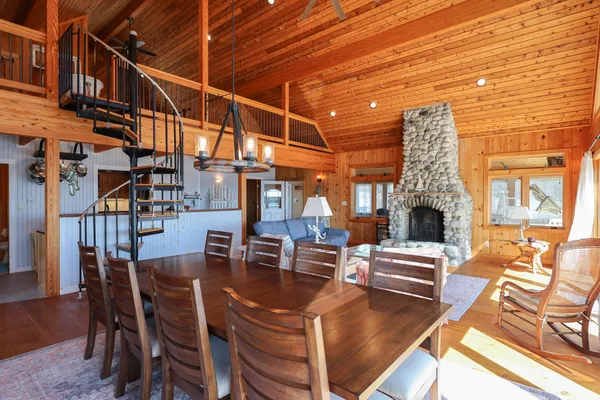 $1,695,000 | 28 City Point Road, Vinalhaven, ME 04863