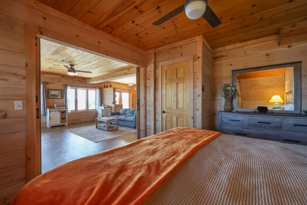 $1,695,000 | 28 City Point Road, Vinalhaven, ME 04863