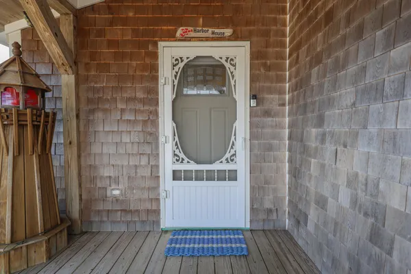 $1,695,000 | 28 City Point Road, Vinalhaven, ME 04863
