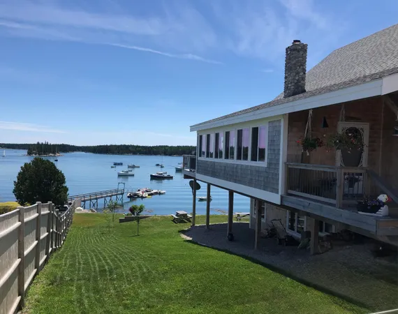 $1,695,000 | 28 City Point Road, Vinalhaven, ME 04863