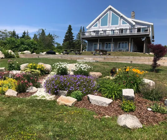 $1,695,000 | 28 City Point Road, Vinalhaven, ME 04863