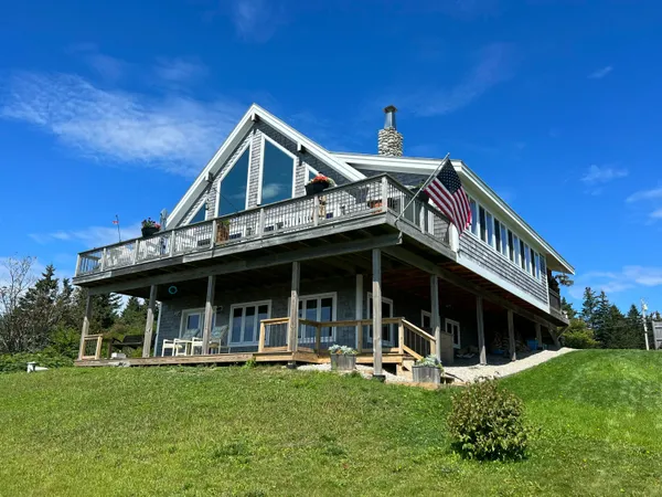 $1,695,000 | 28 City Point Road, Vinalhaven, ME 04863