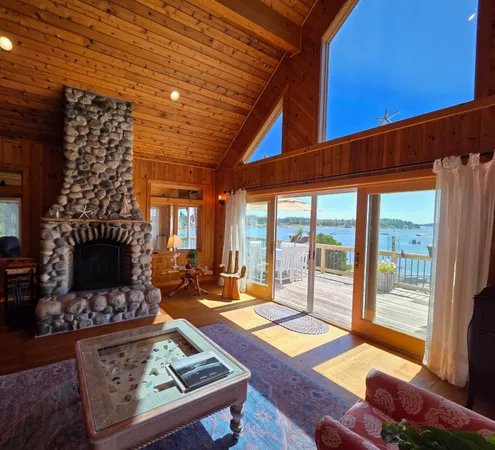 $1,695,000 | 28 City Point Road, Vinalhaven, ME 04863