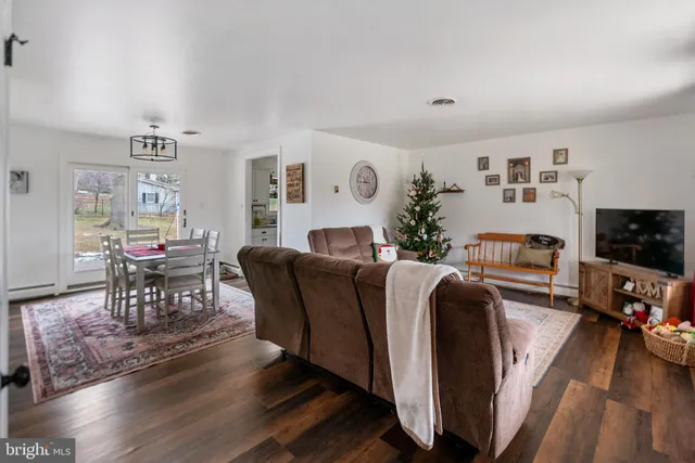 $360,000 | 530 Orchard Road, Manheim, PA 17545