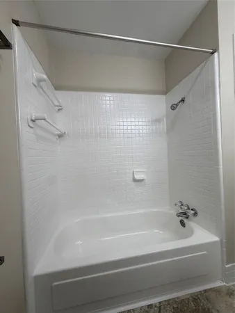 $750 | 2400 5th Street, Unit 3, Bay City, TX 77414