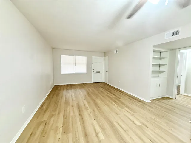 $750 | 2400 5th Street, Unit 3, Bay City, TX 77414