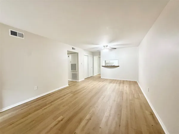 $750 | 2400 5th Street, Unit 3, Bay City, TX 77414