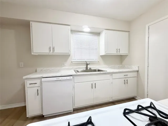 $750 | 2400 5th Street, Unit 3, Bay City, TX 77414