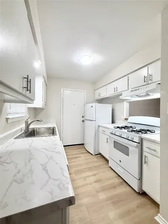 $750 | 2400 5th Street, Unit 3, Bay City, TX 77414