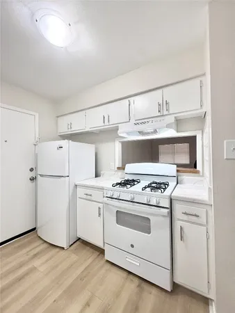 $750 | 2400 5th Street, Unit 3, Bay City, TX 77414