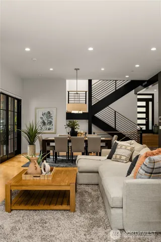 $3,550,000 | 7002 93rd Avenue Southeast, Mercer Island, WA 98040