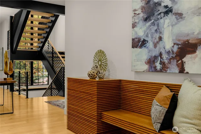 $3,550,000 | 7002 93rd Avenue Southeast, Mercer Island, WA 98040