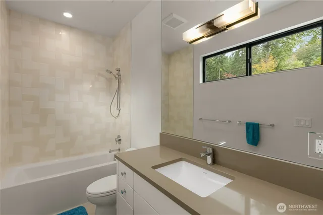 $3,550,000 | 7002 93rd Avenue Southeast, Mercer Island, WA 98040