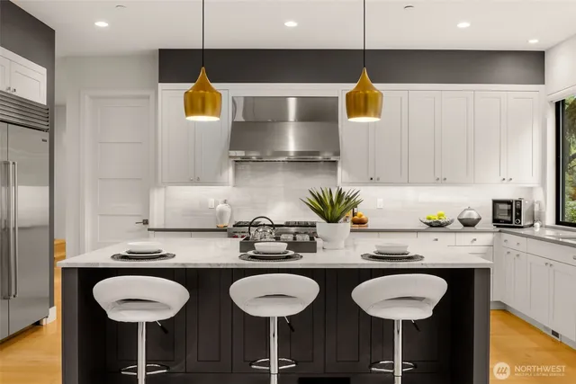 $3,550,000 | 7002 93rd Avenue Southeast, Mercer Island, WA 98040